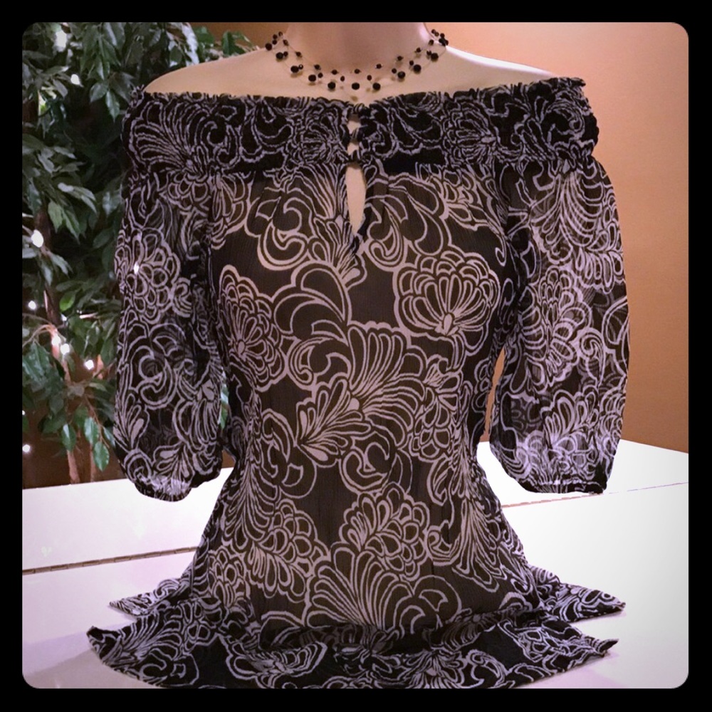 White House Black Market top XS